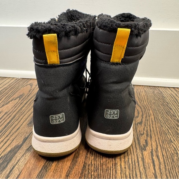 Marrell Snow Crush 3.0 waterproof snow boots size 5M - Picture 4 of 7